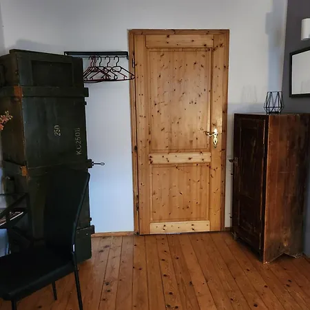 Schwalbenhof 게스트하우스 *